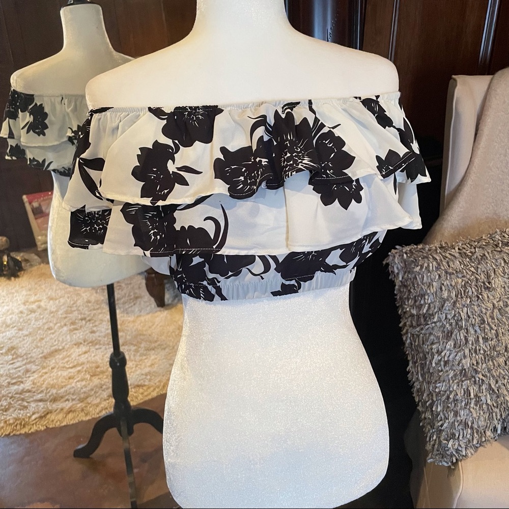 BoBel Floral ruffle crop top, small, EUC